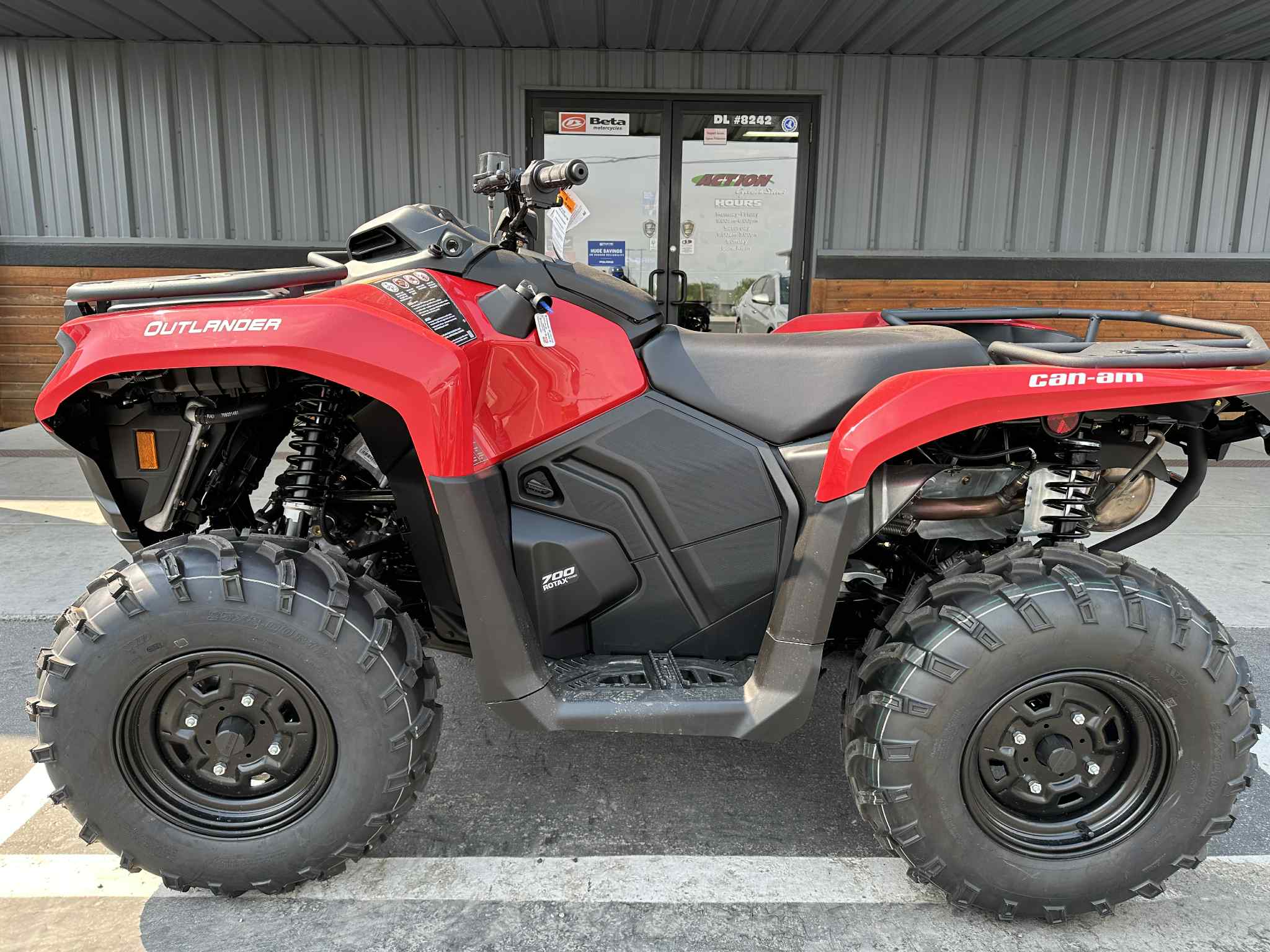 2025 Can-Am OUTLAND DPS 500 RD - Photo 2